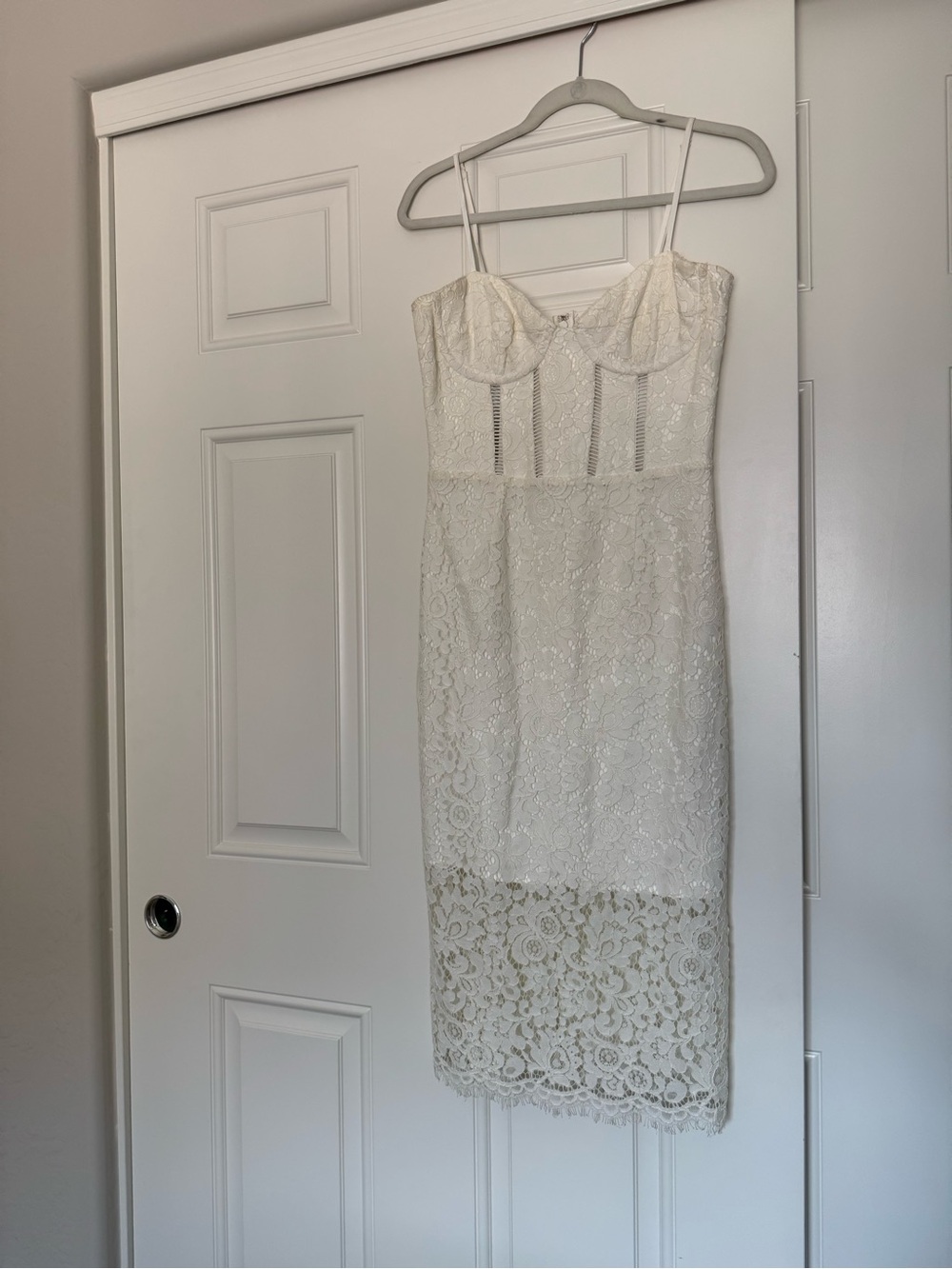 Bardot White Brielle Lace Midi Dress - Picture 7 of 11